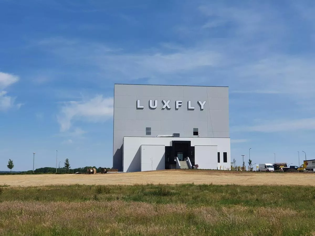 Luxfly
